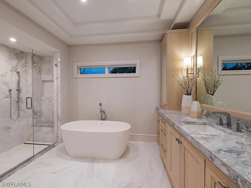 2060 Gordon Drive Naples FL 34102