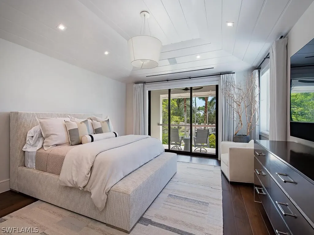 2060 Gordon Drive Naples FL 34102