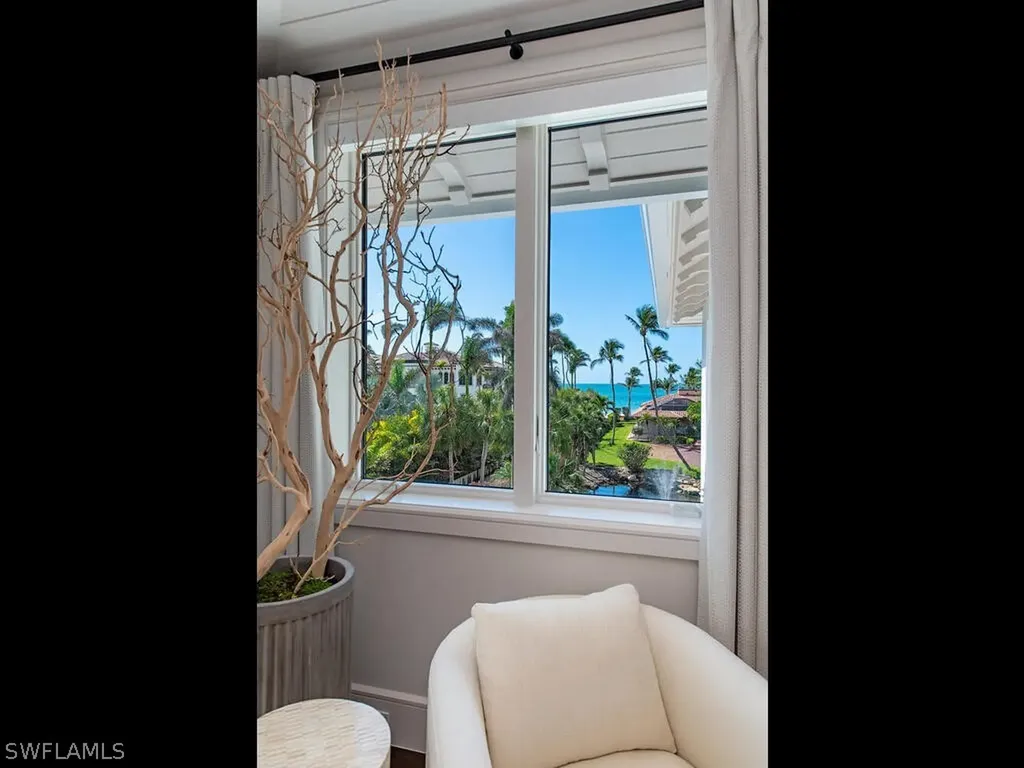 2060 Gordon Drive Naples FL 34102