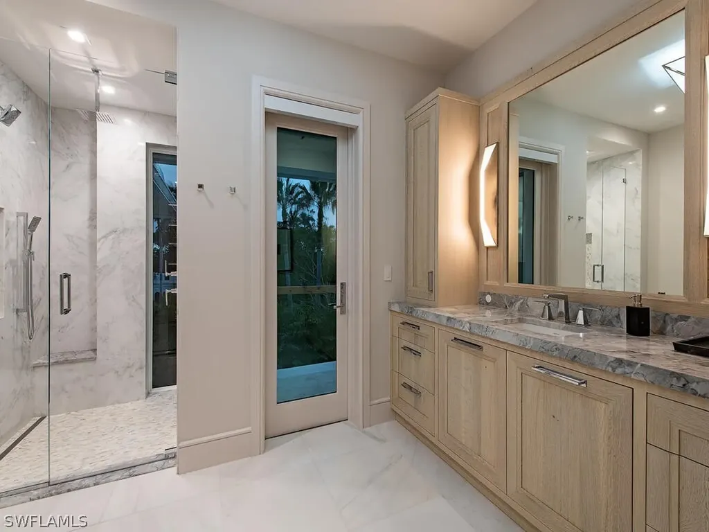 2060 Gordon Drive Naples FL 34102