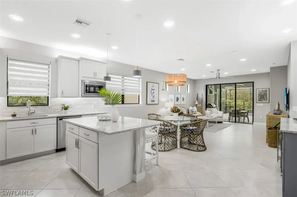 7682 Jacaranda Lane Naples FL 34114