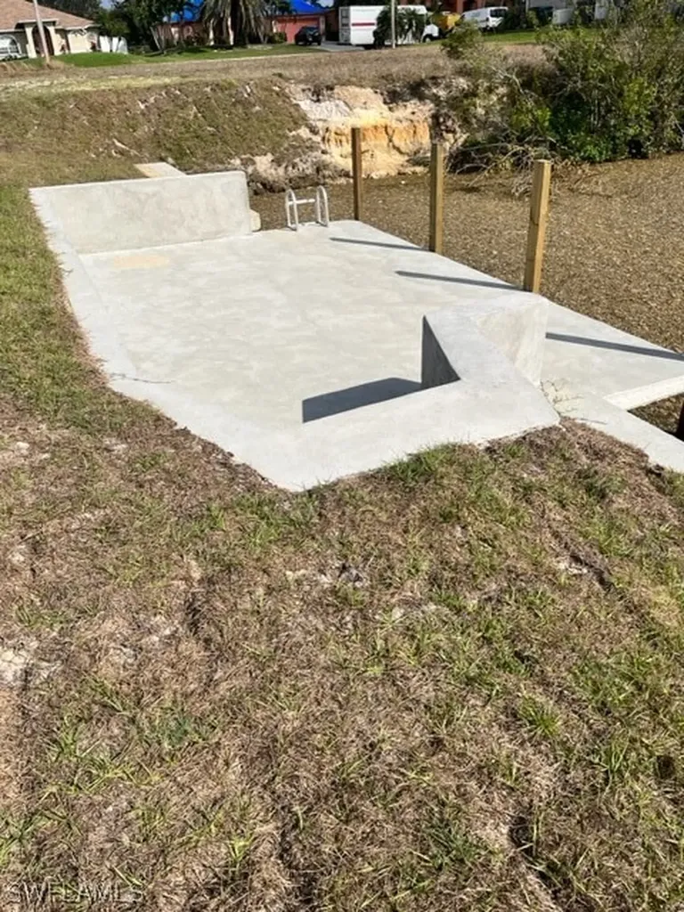 106 Ne 23rd Street Cape Coral FL 33909