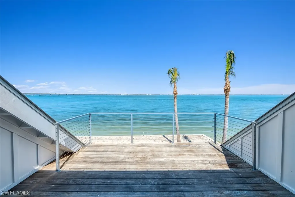 568 Lighthouse Way Sanibel FL 33957