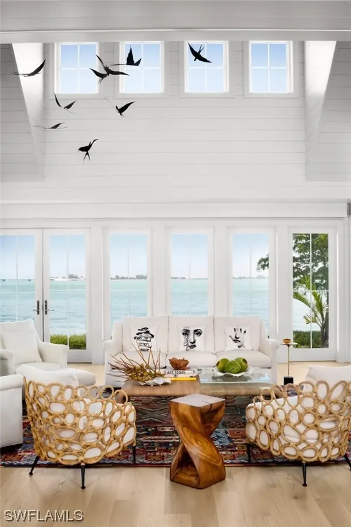 568 Lighthouse Way Sanibel FL 33957