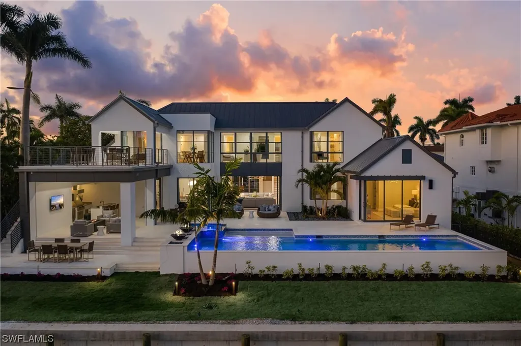 682 17th Avenue S Naples FL 34102