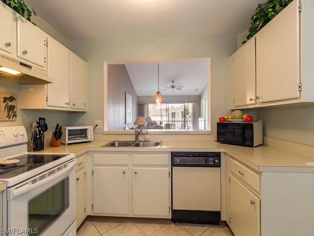1316 Derbyshire Court Naples FL 34116