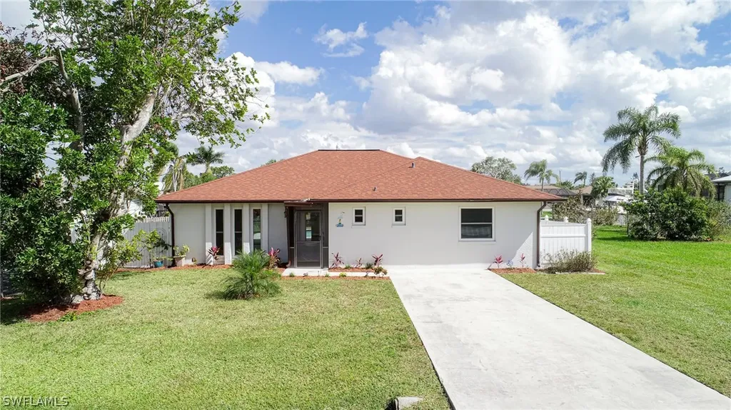 2132 Aruba Avenue Fort Myers FL 33905