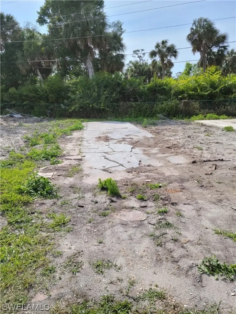 20700 River Drive Estero FL 33928