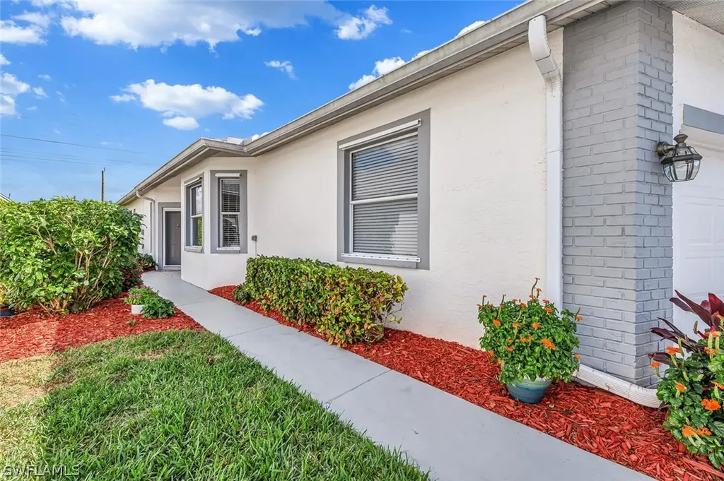 419 Crossfield Circle Naples FL 34104