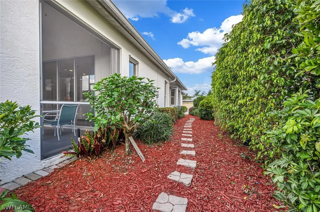 419 Crossfield Circle Naples FL 34104