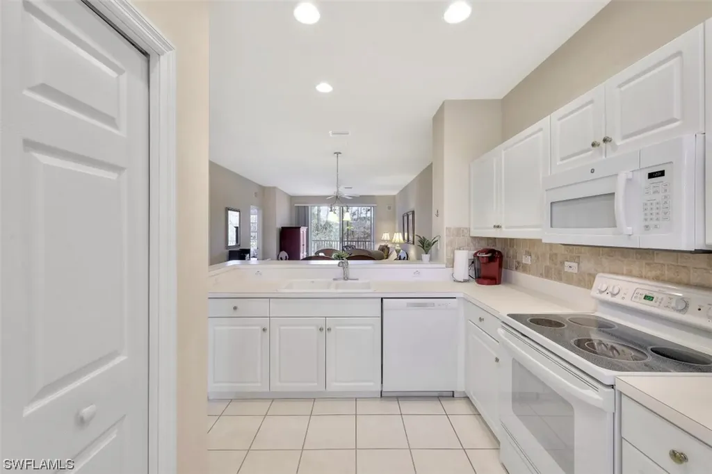 8259 Parkstone Place E Naples FL 34120