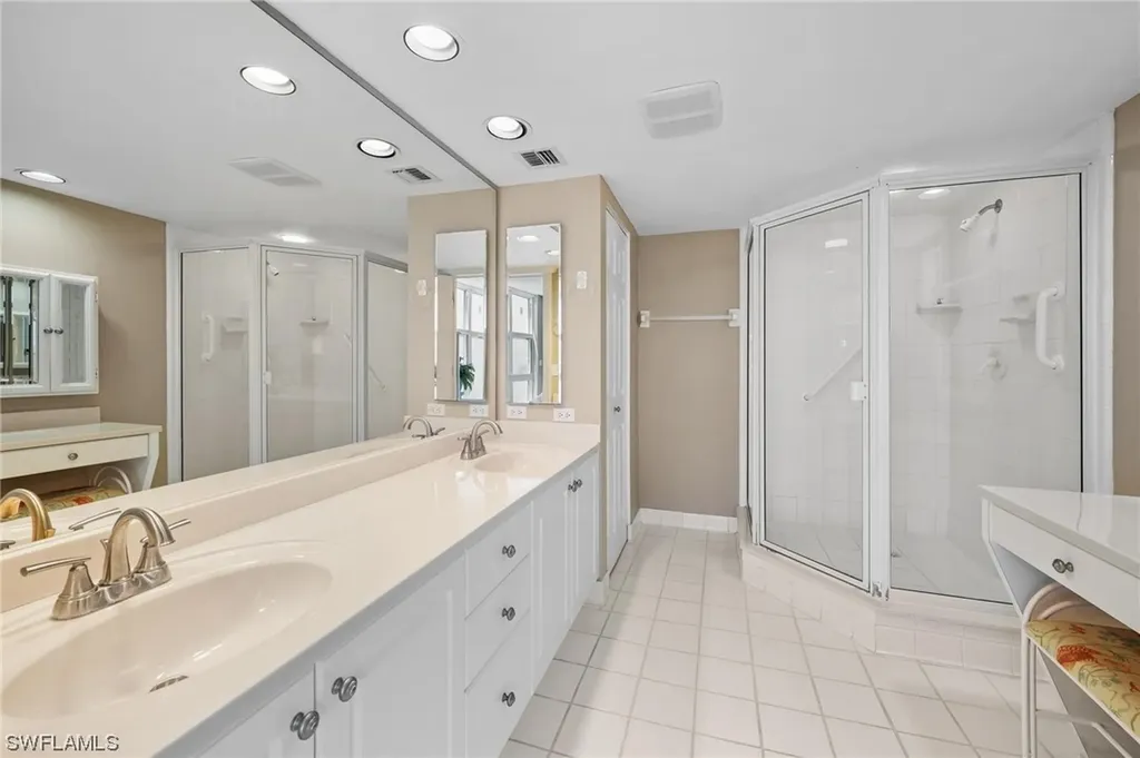 10691 Gulf Shore Drive Naples FL 34108