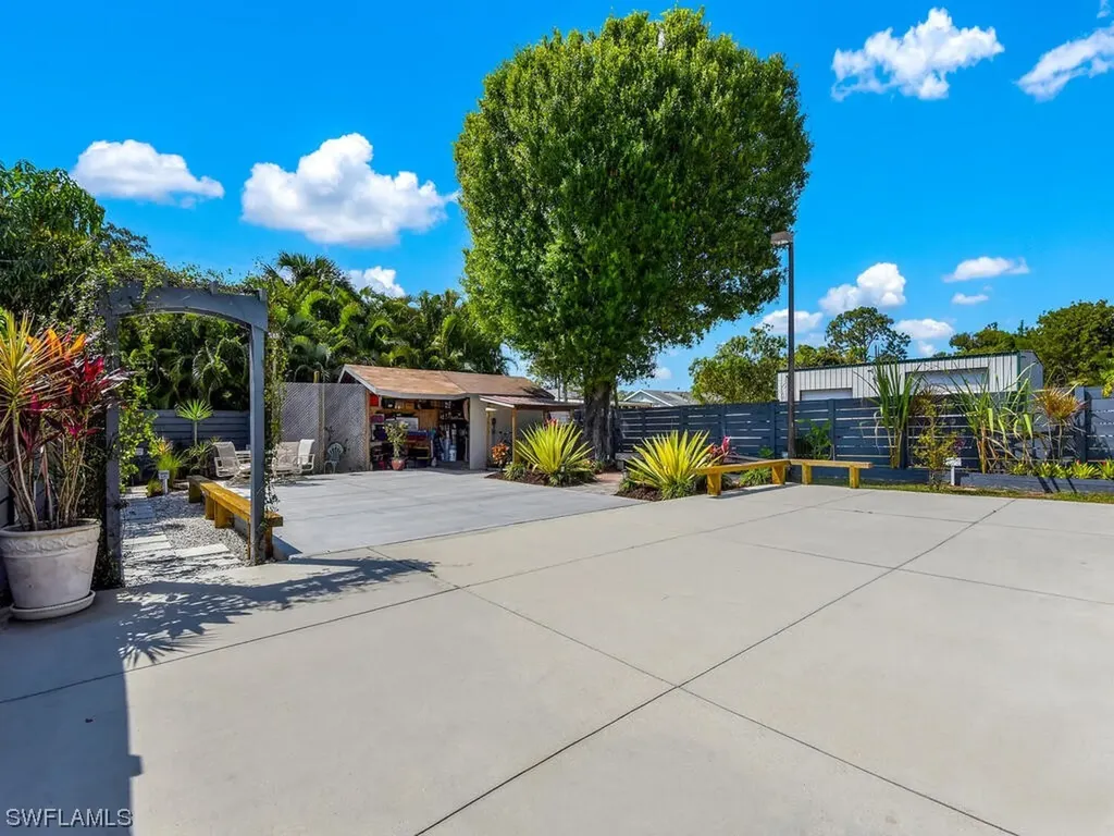 123 1st Street Naples FL 34113