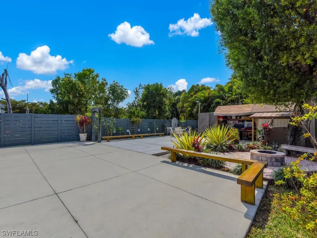 123 1st Street Naples FL 34113