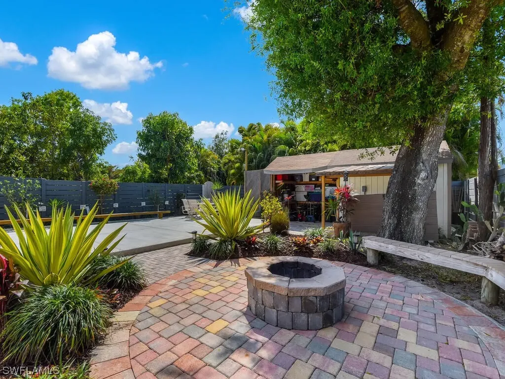 123 1st Street Naples FL 34113