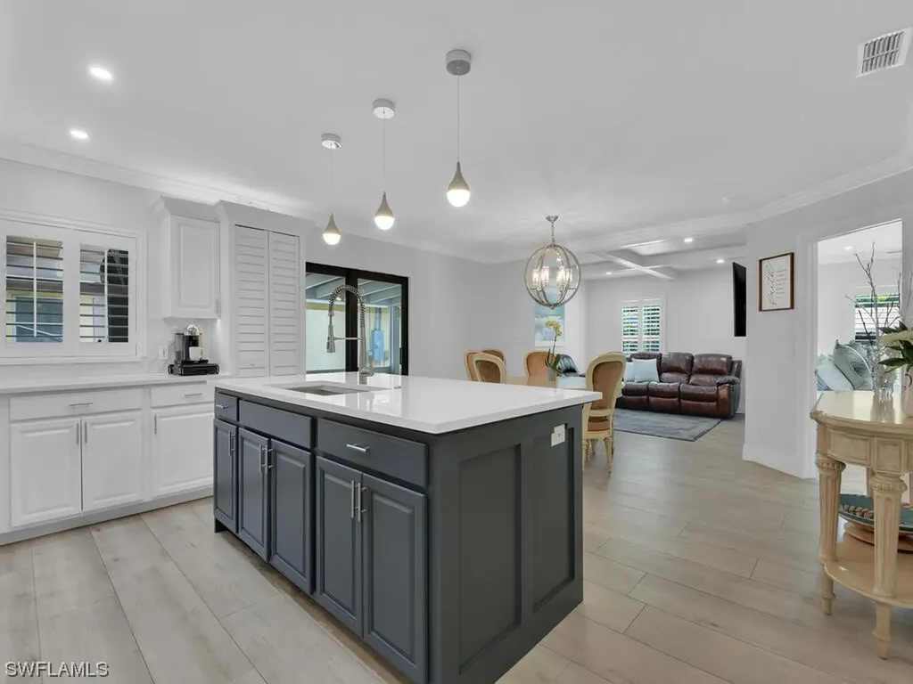 123 1st Street Naples FL 34113