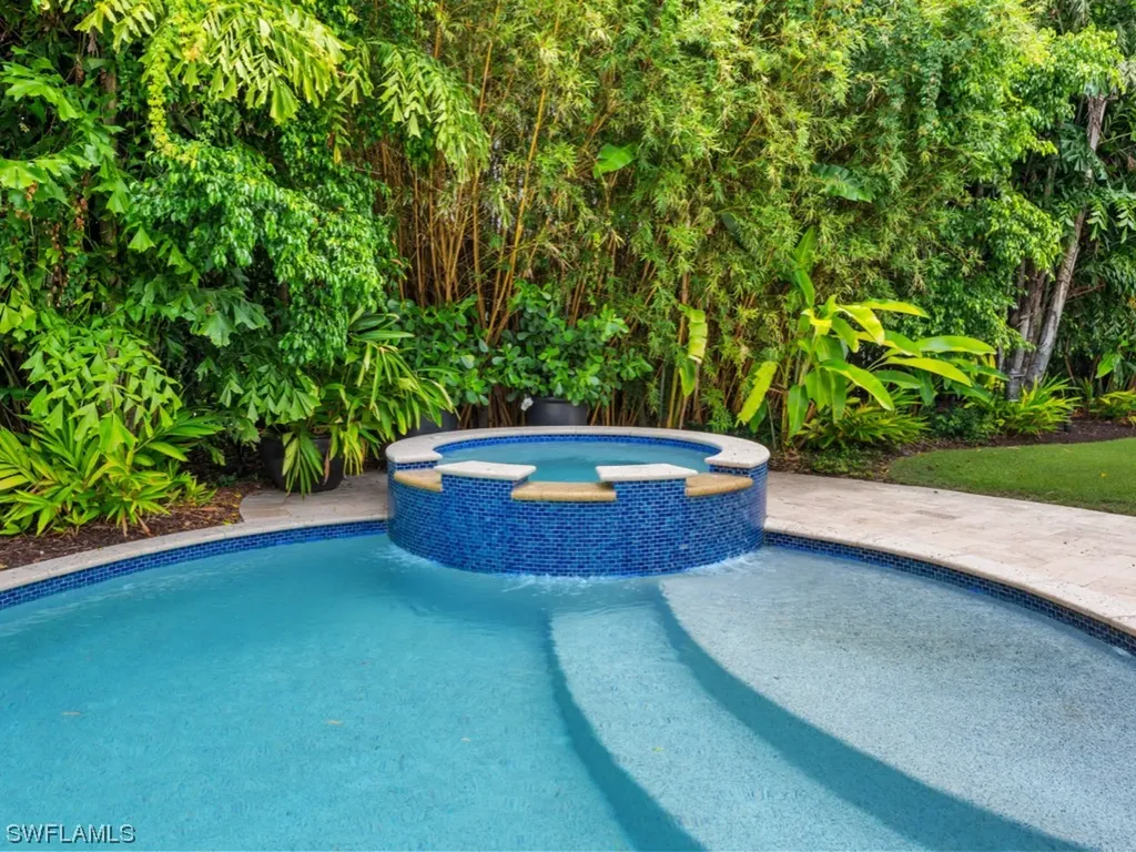 539 Rudder Road Naples FL 34102