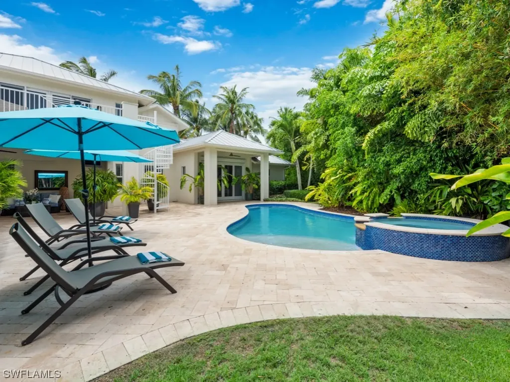 539 Rudder Road Naples FL 34102