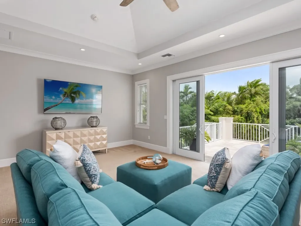 539 Rudder Road Naples FL 34102
