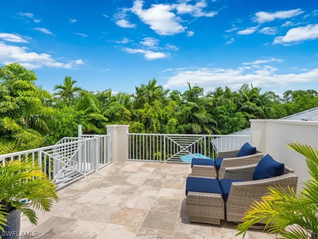 539 Rudder Road Naples FL 34102