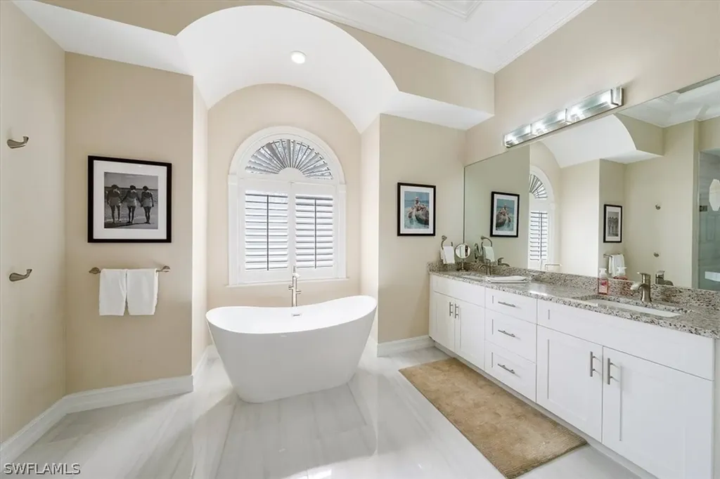 495 Saddlebrook Lane Naples FL 34110