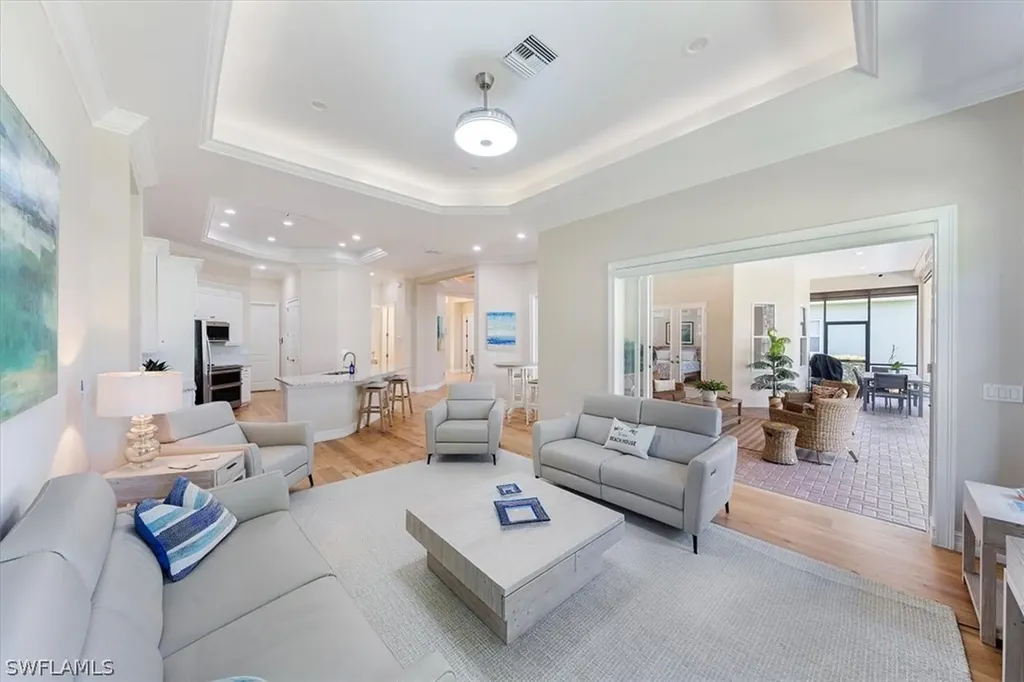495 Saddlebrook Lane Naples FL 34110