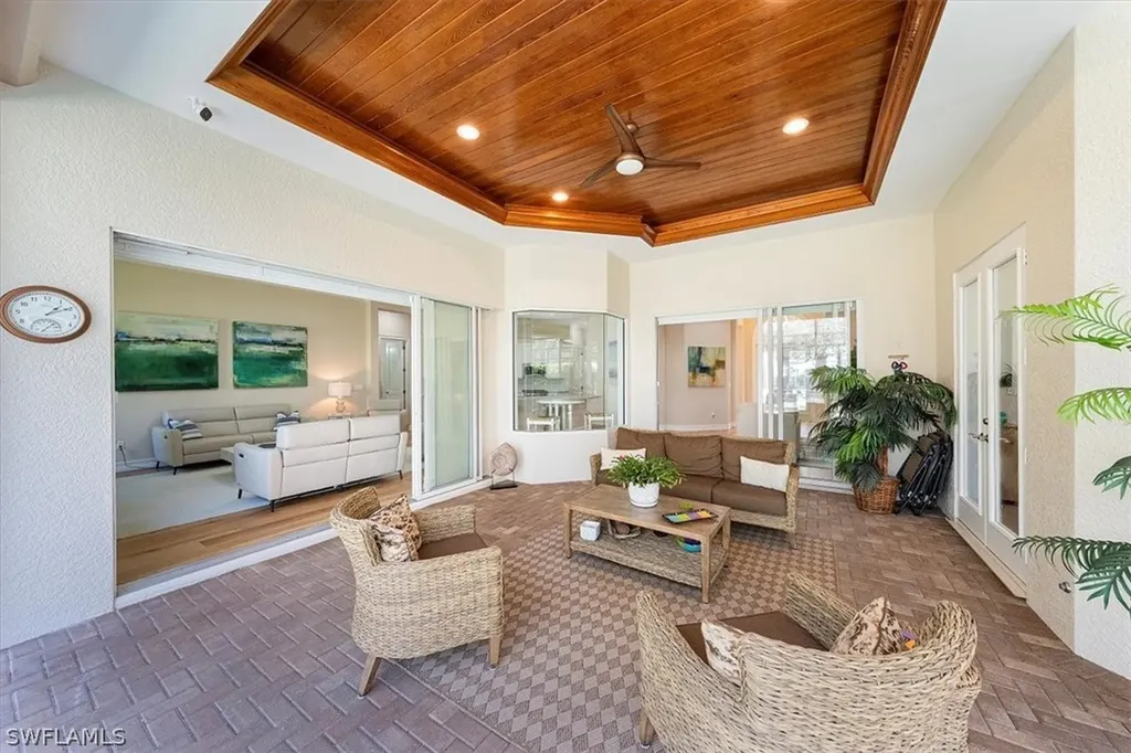 495 Saddlebrook Lane Naples FL 34110