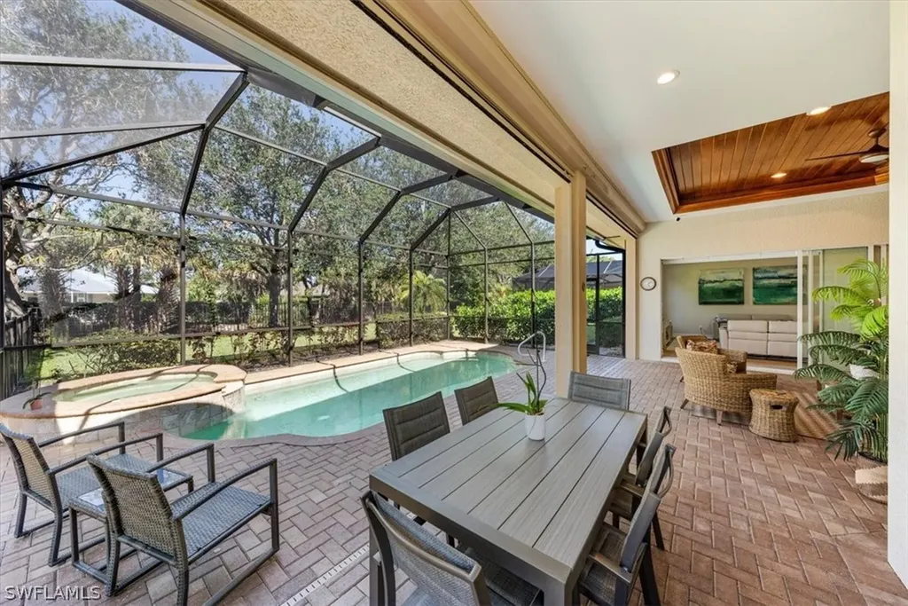 495 Saddlebrook Lane Naples FL 34110
