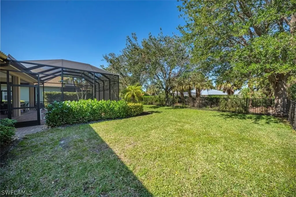 495 Saddlebrook Lane Naples FL 34110