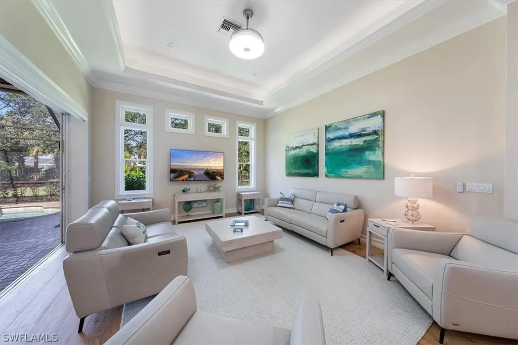 495 Saddlebrook Lane Naples FL 34110
