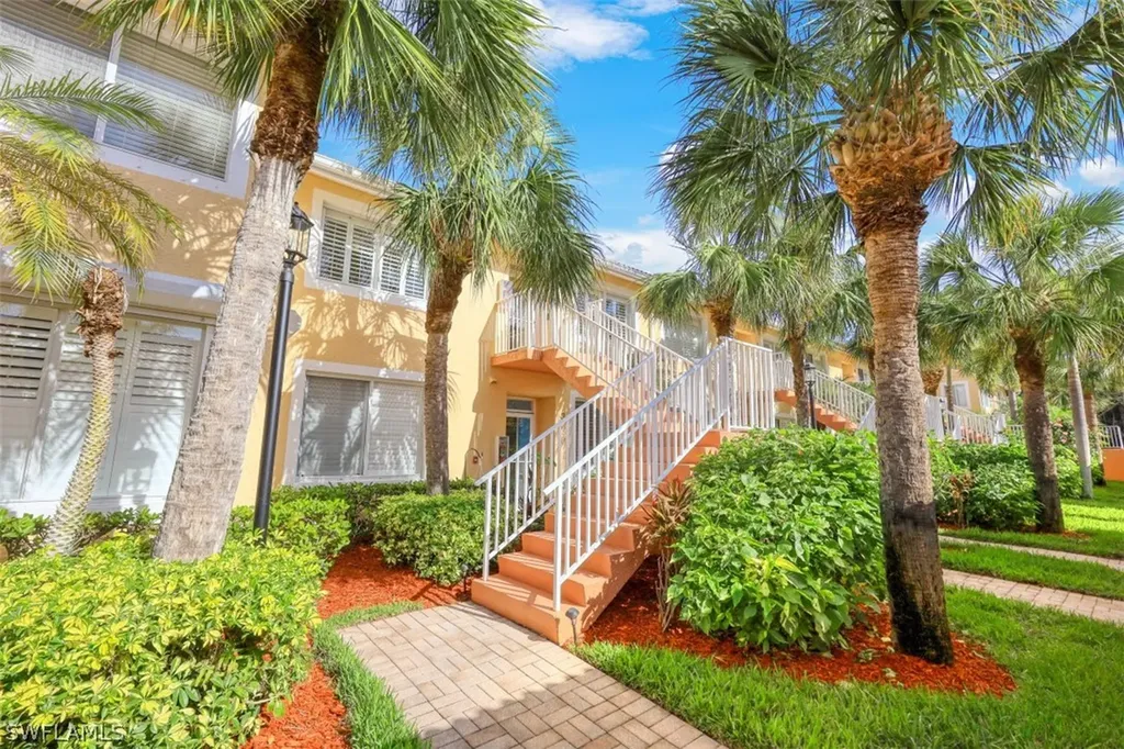 2365 Bayou Lane Naples FL 34112