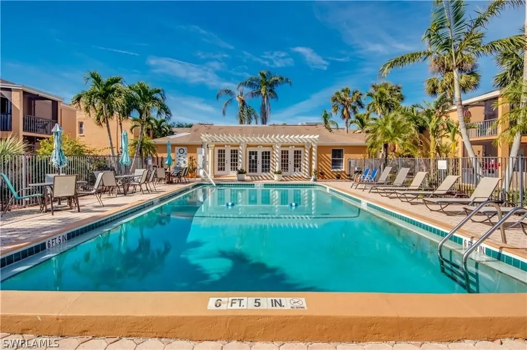 Fort Myers FL, 12656 Kenwood Lane, Unit B