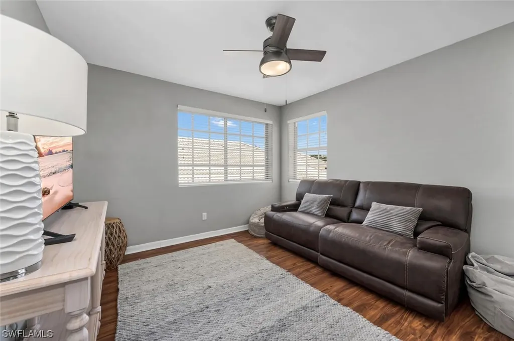 1725 Marsh Run Naples FL 34109