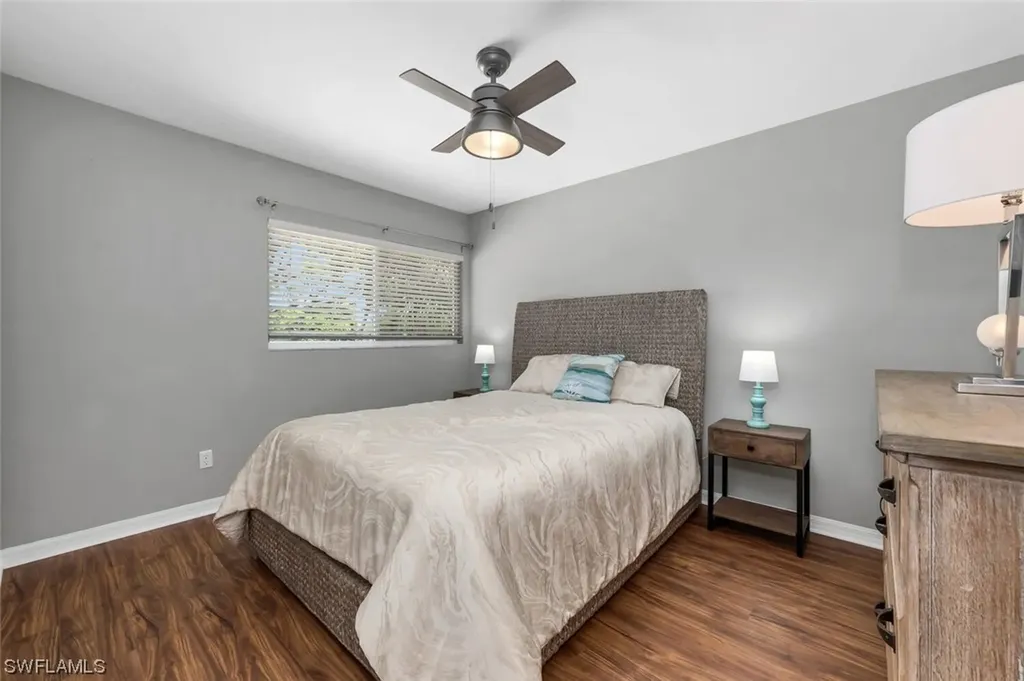 1725 Marsh Run Naples FL 34109