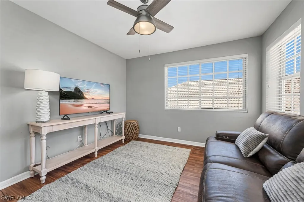 1725 Marsh Run Naples FL 34109