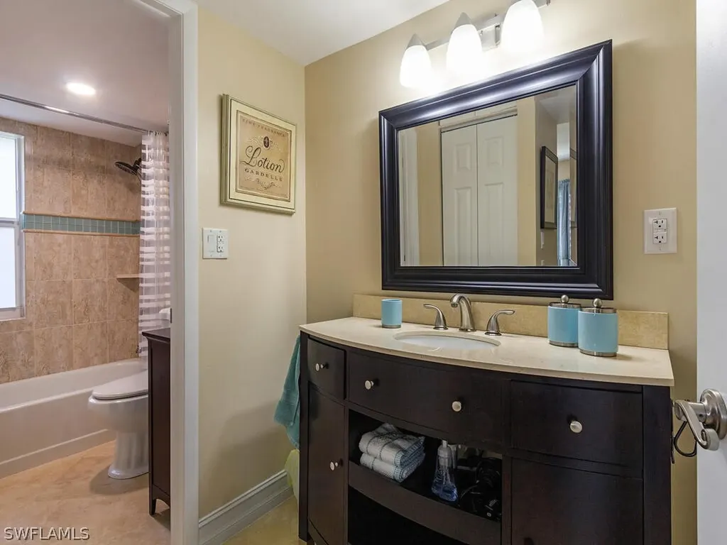 261 Memory Lane Naples FL 34112
