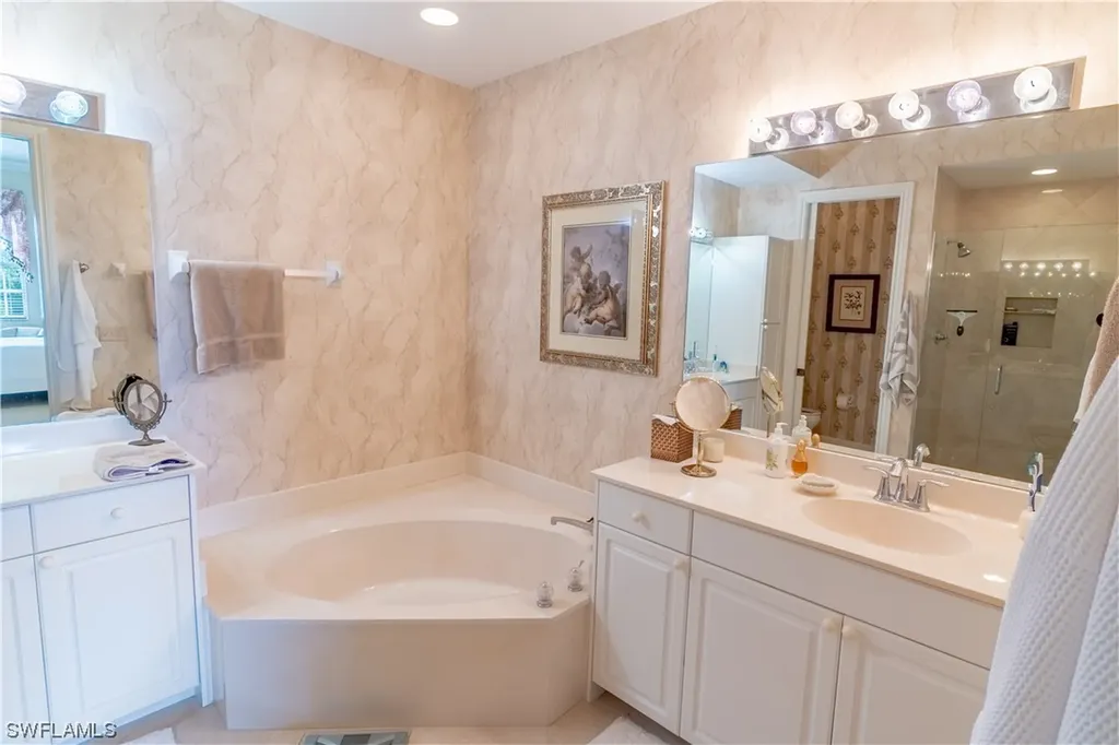 840 Sailaway Lane Naples FL 34108