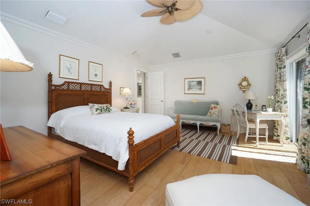 38 Las Brisas Way Naples FL 34108
