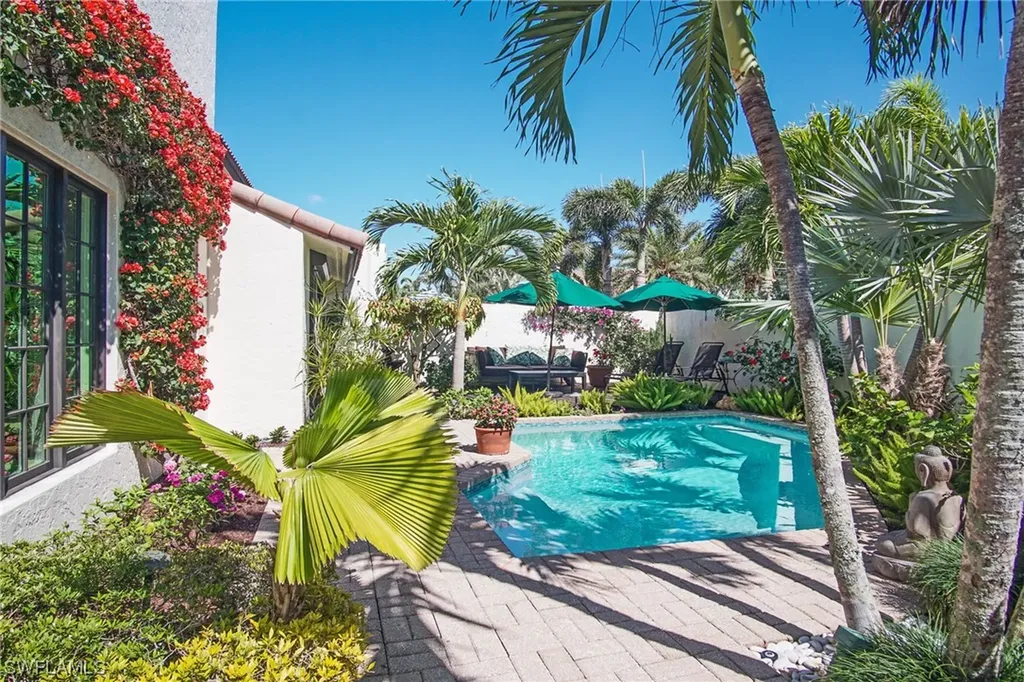 38 Las Brisas Way Naples FL 34108