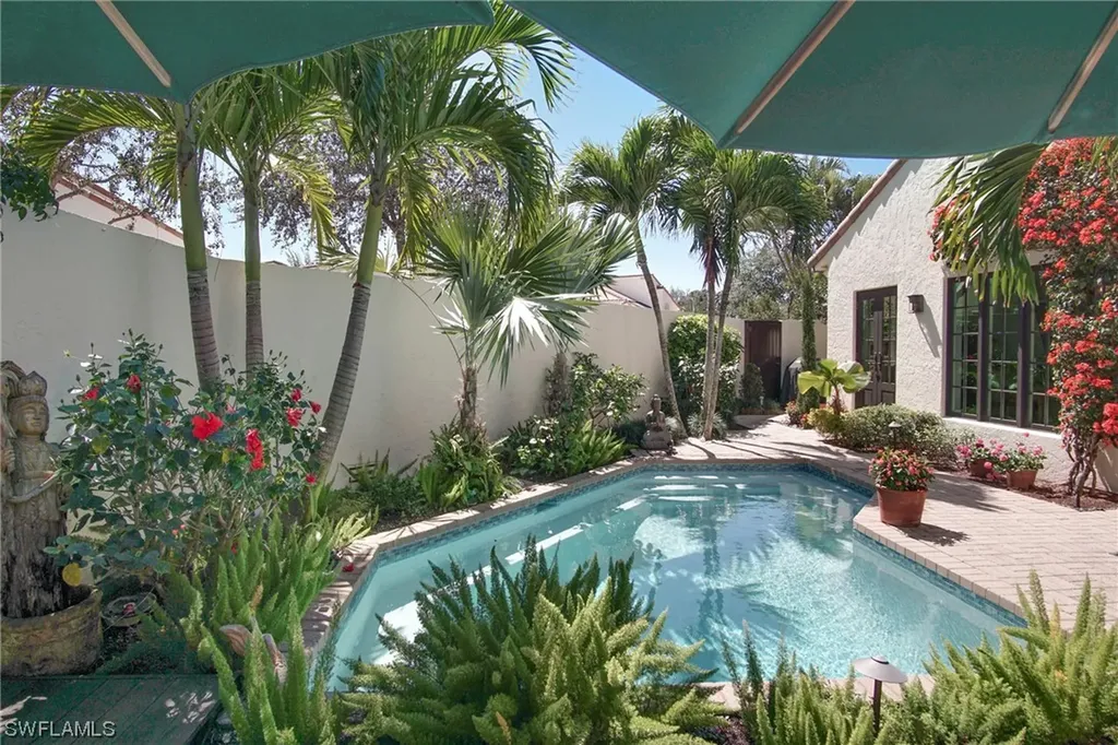 38 Las Brisas Way Naples FL 34108