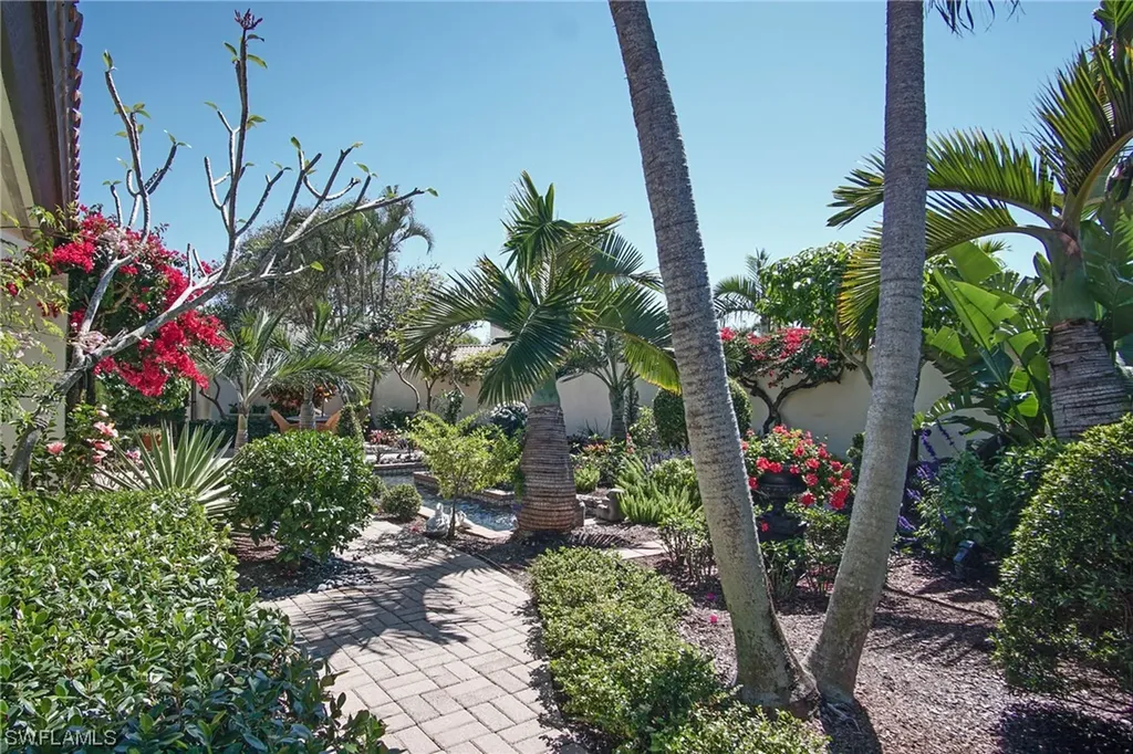 38 Las Brisas Way Naples FL 34108
