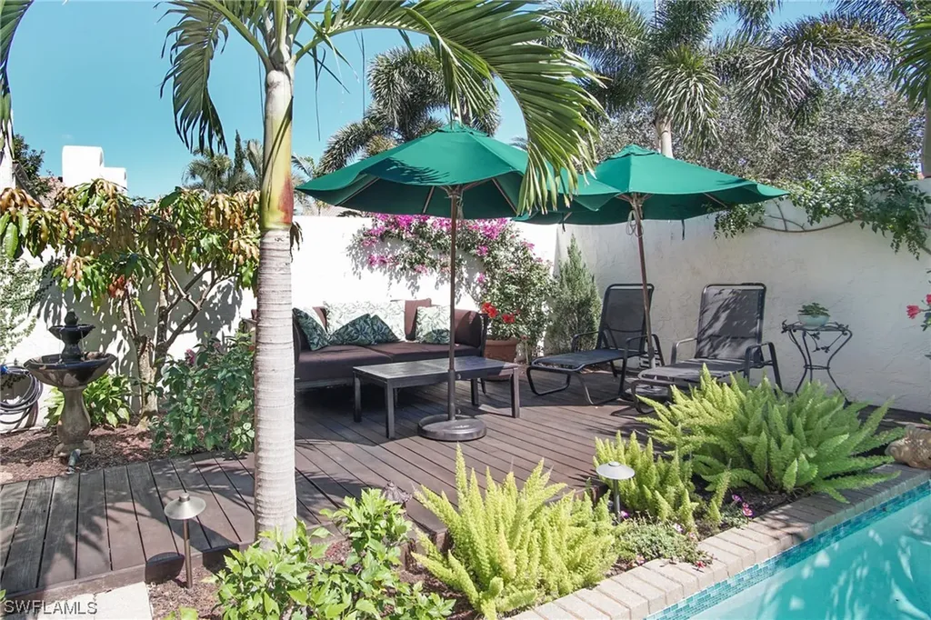 38 Las Brisas Way Naples FL 34108