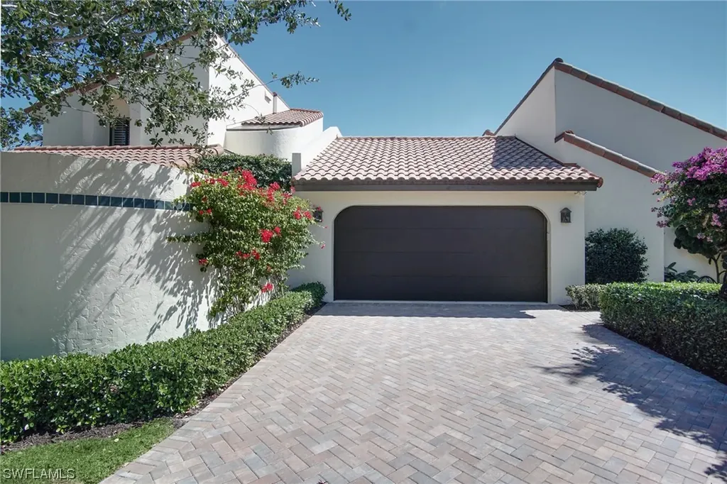 38 Las Brisas Way Naples FL 34108