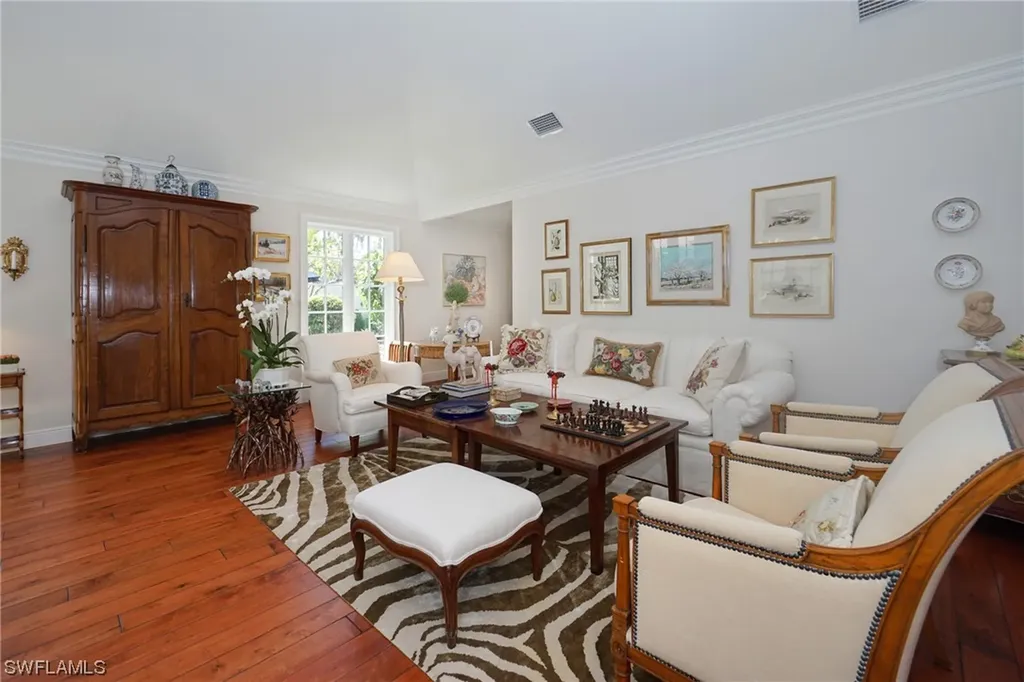 38 Las Brisas Way Naples FL 34108