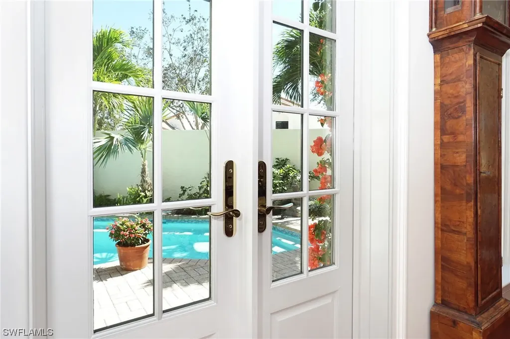 38 Las Brisas Way Naples FL 34108