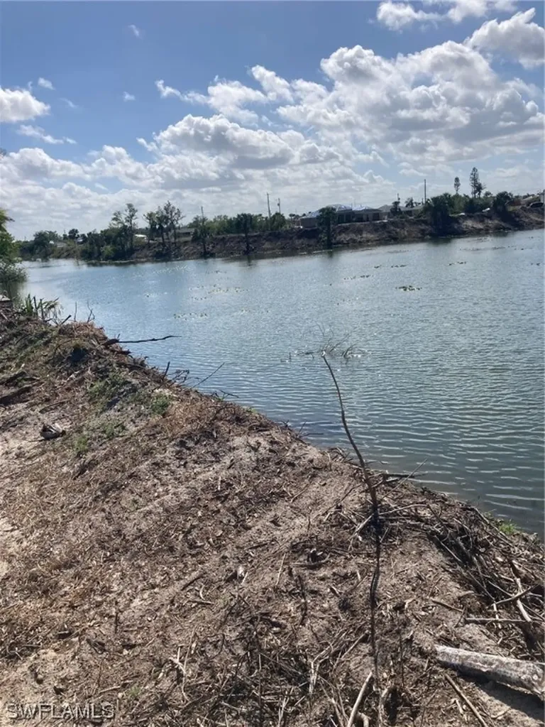 1902 NE 27th Terrace Cape Coral FL 33909