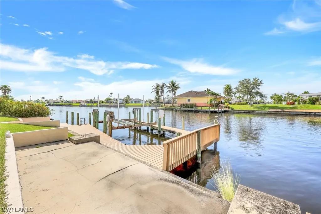 1004 Archer Parkway E Cape Coral FL 33904