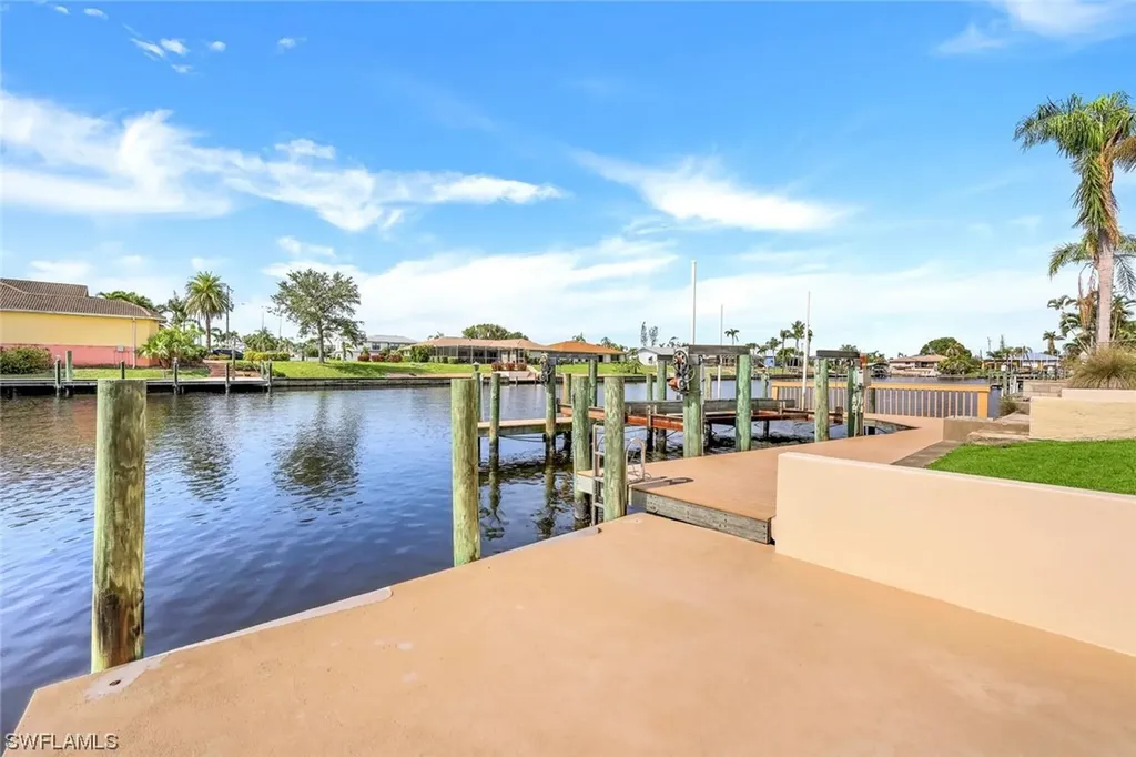 1004 Archer Parkway E Cape Coral FL 33904