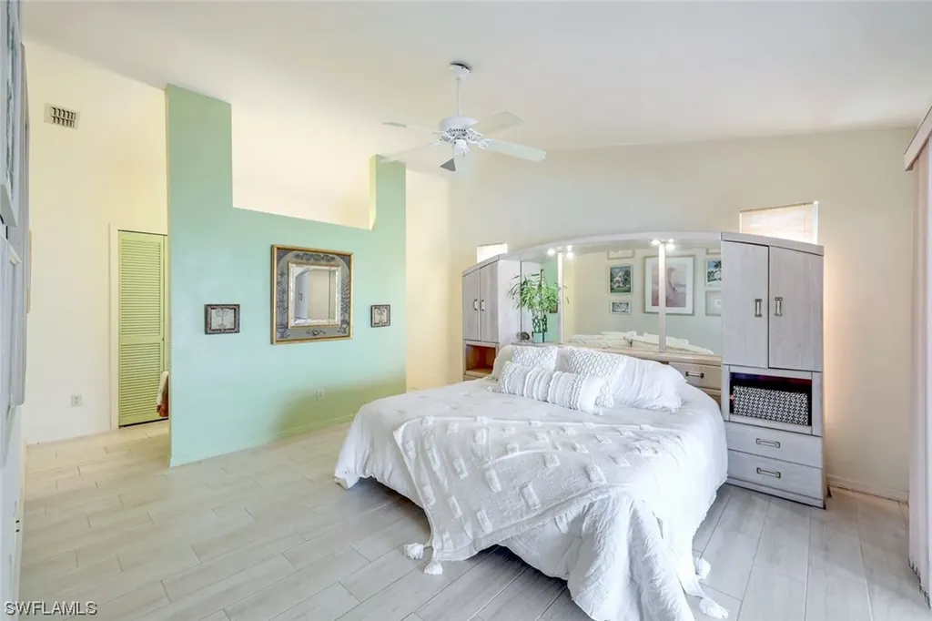 1004 Archer Parkway E Cape Coral FL 33904