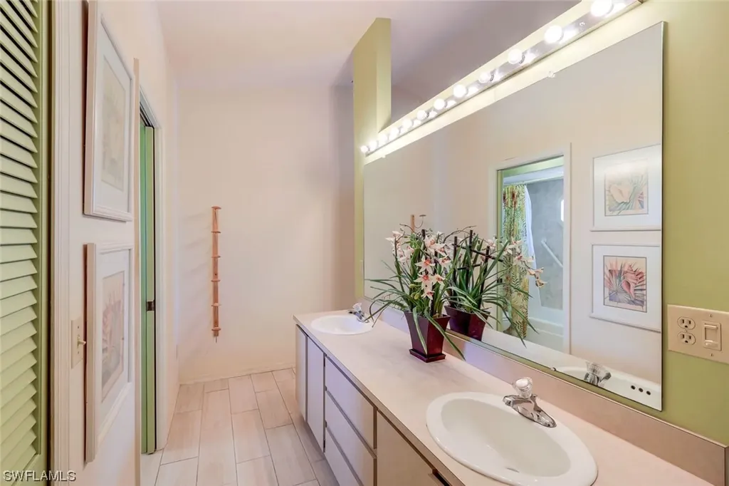 1004 Archer Parkway E Cape Coral FL 33904